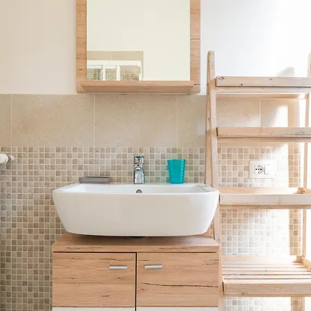 Plum Guide - Parsonage Apartment Mailand