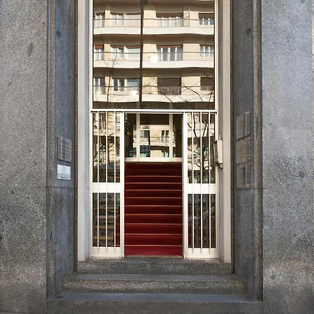 Plum Guide - Parsonage Apartment Mailand